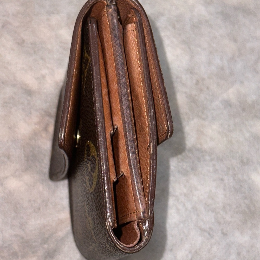 Louis Vuitton Elise Vintage Wallet - Picture 3 of 10